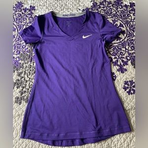 Nike Pro Women’s fitted purple athletic top size Medium (runs small)